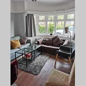 5 Min Walk To Clifftop, 5 En-suites, Free Parking Holiday home
